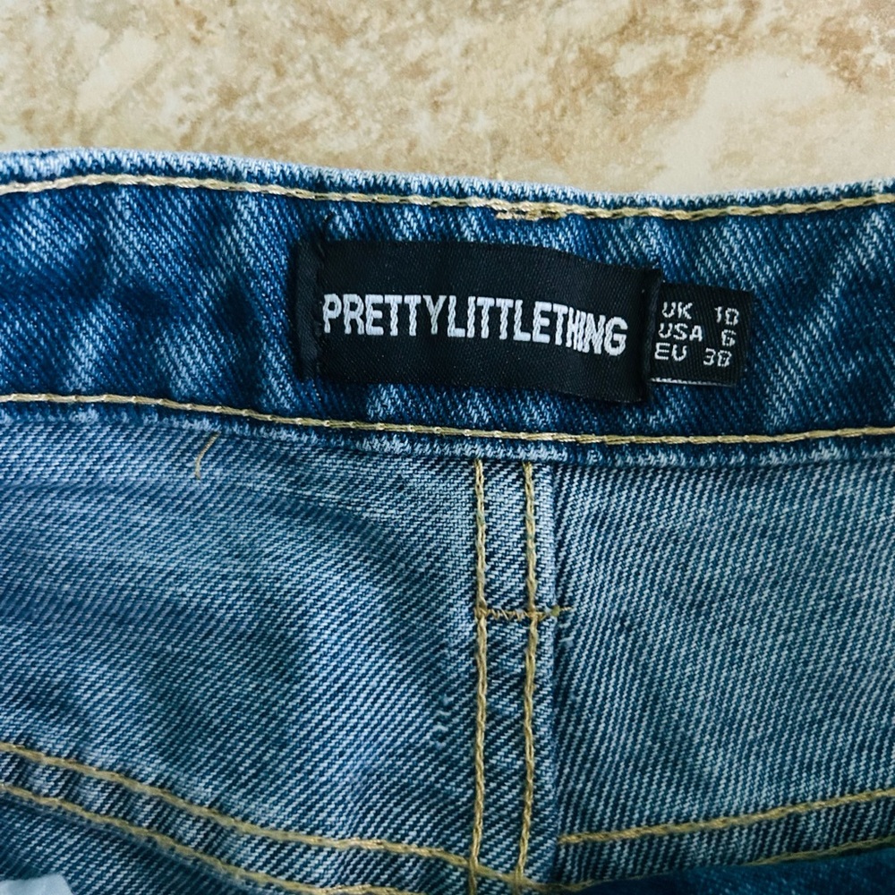 PrettyLittleThing Light Blue Denim shorts